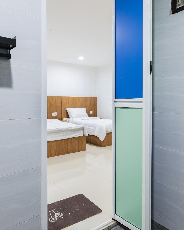 Ellin Forest Karaoke&Pool Resort Bukit Tinggi Bentong Exterior foto