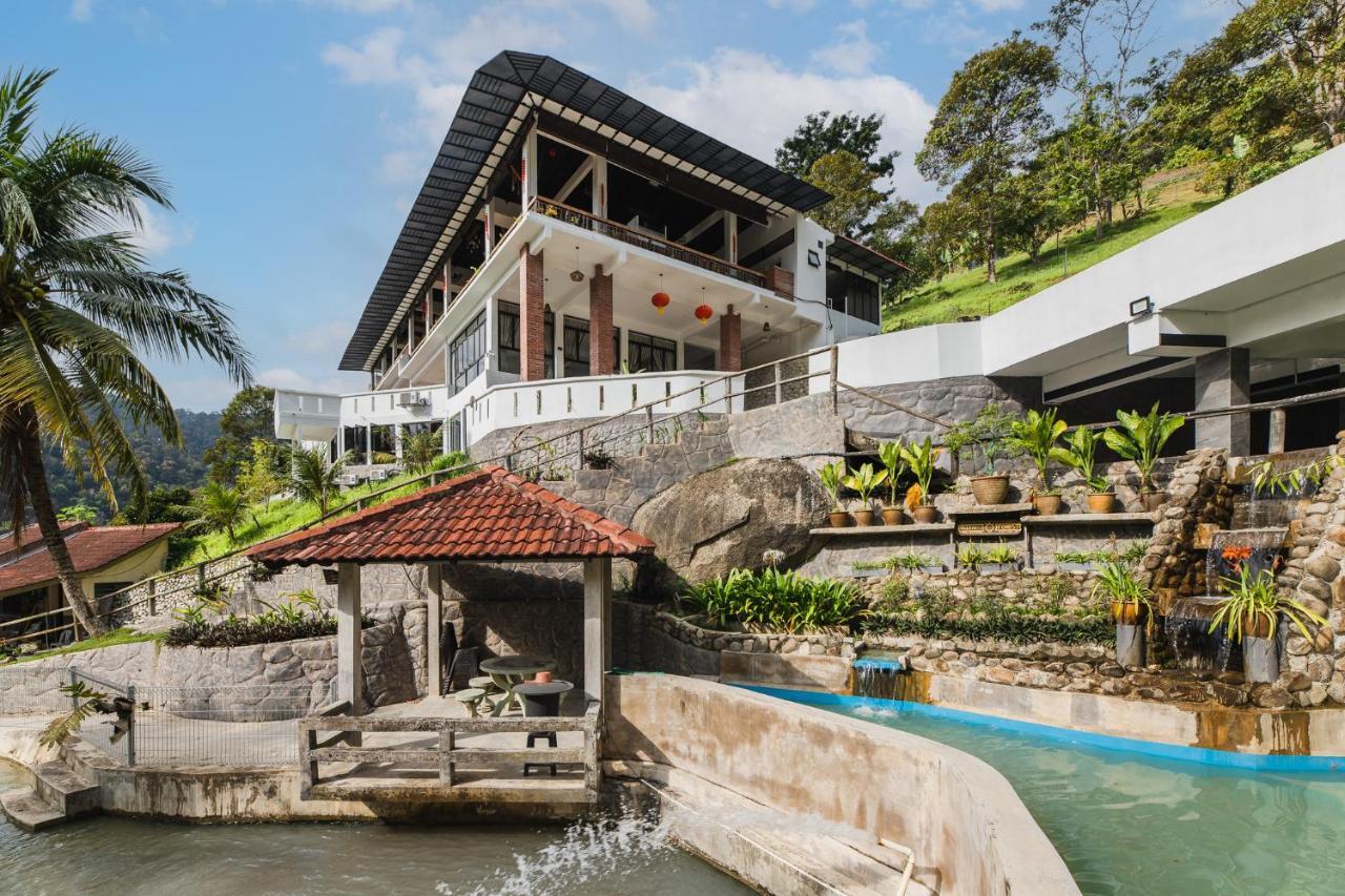 Ellin Forest Karaoke&Pool Resort Bukit Tinggi Bentong Exterior foto