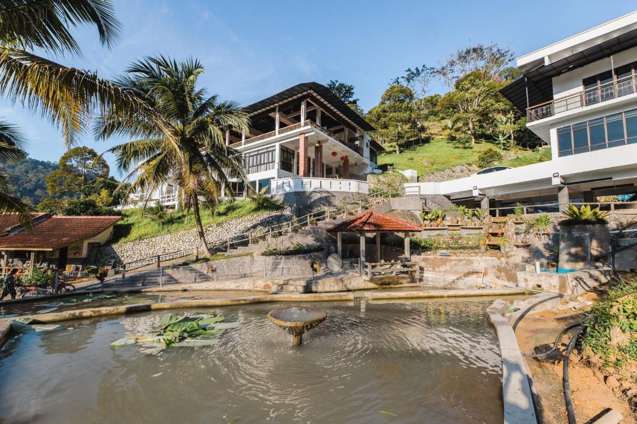 Ellin Forest Karaoke&Pool Resort Bukit Tinggi Bentong Exterior foto