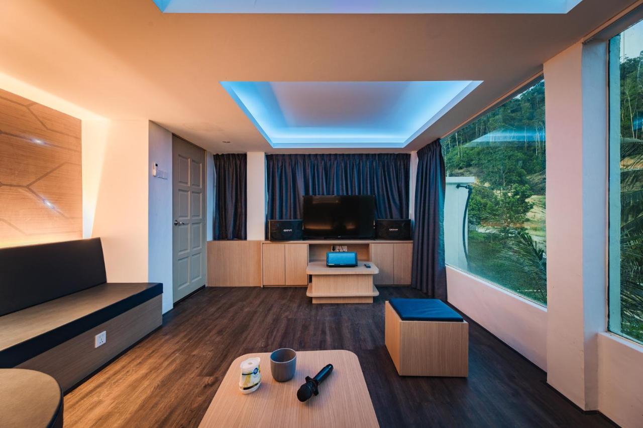 Ellin Forest Karaoke&Pool Resort Bukit Tinggi Bentong Exterior foto