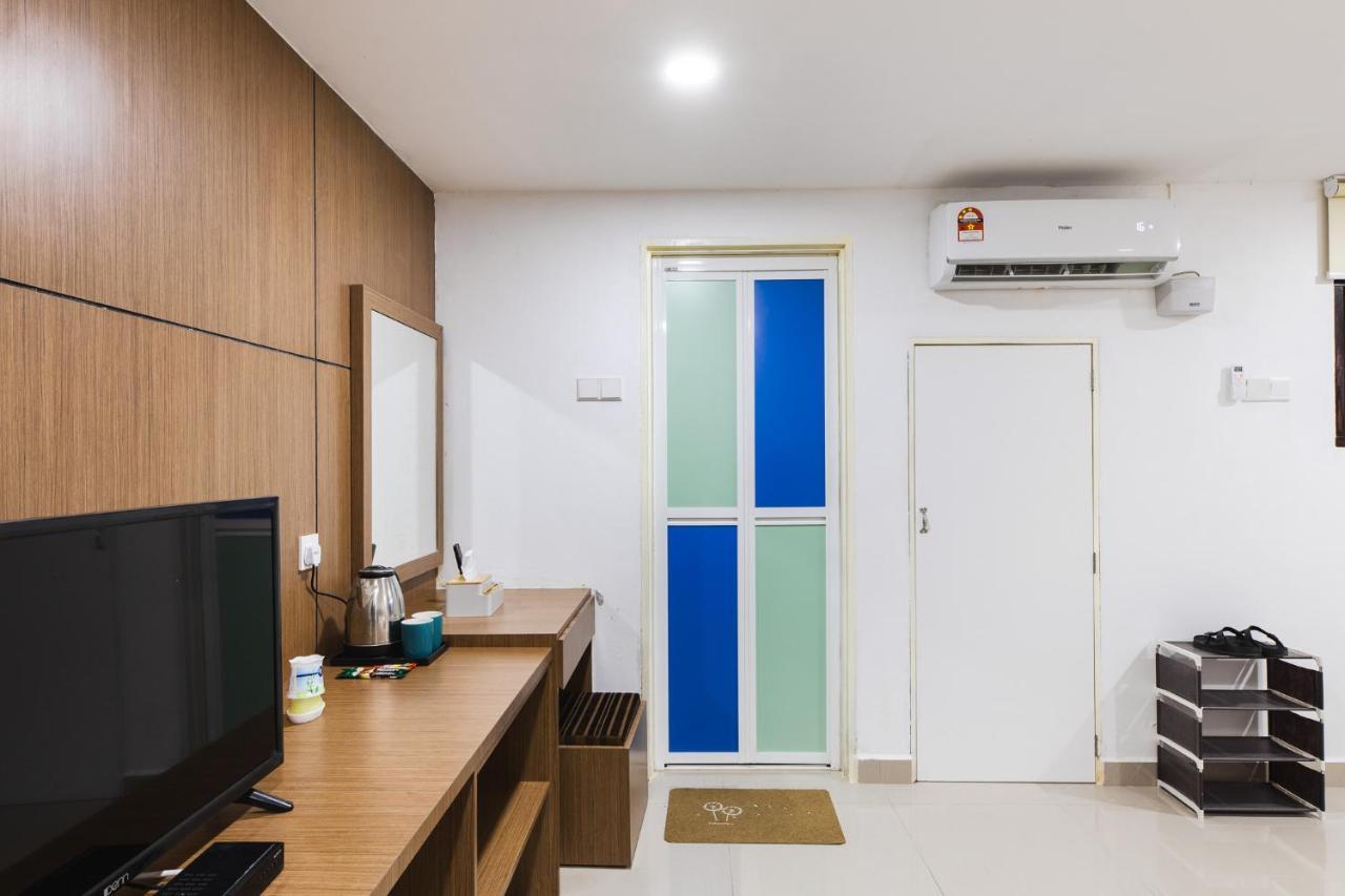 Ellin Forest Karaoke&Pool Resort Bukit Tinggi Bentong Exterior foto