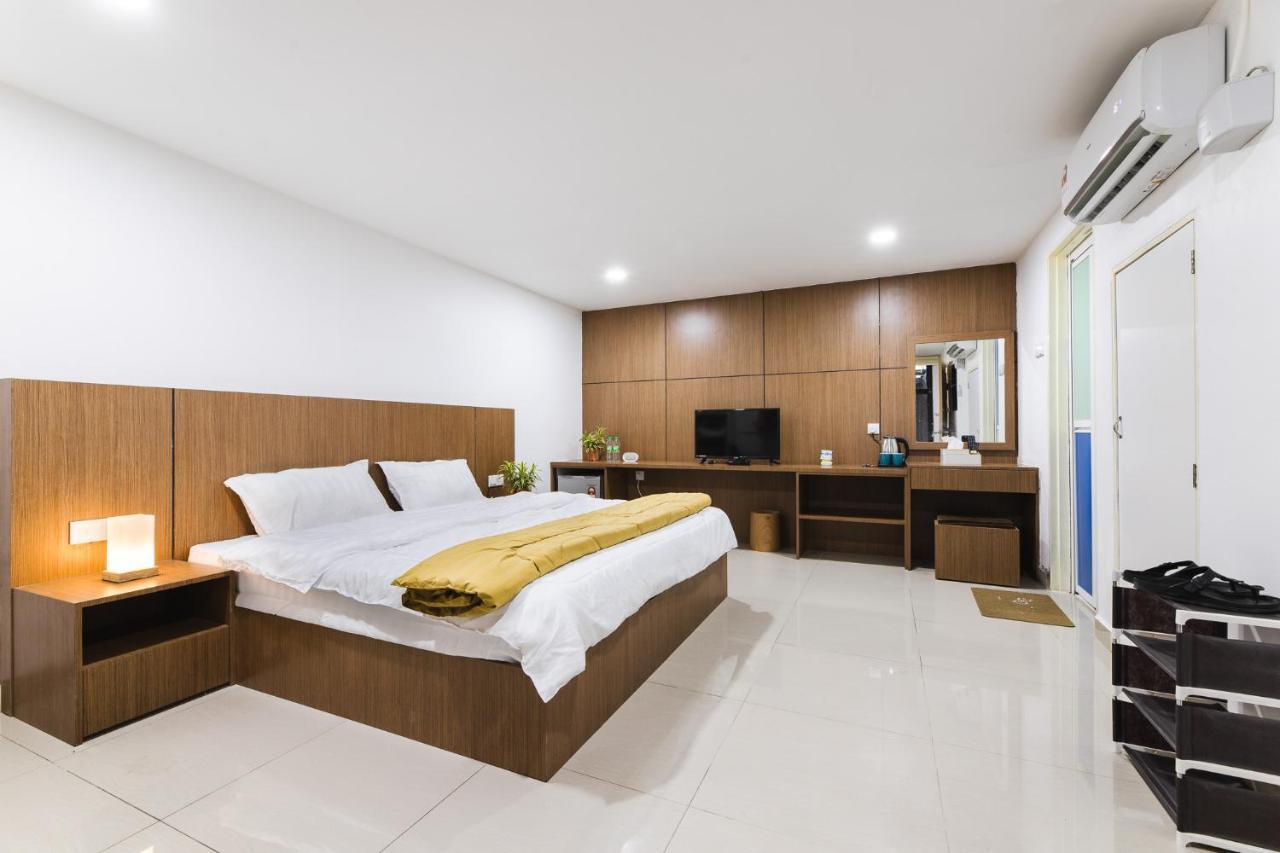 Ellin Forest Karaoke&Pool Resort Bukit Tinggi Bentong Exterior foto